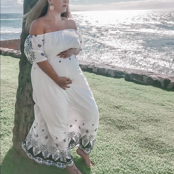 Off The Shoulder Maternity Maxi Dress - Picture 3 of 6